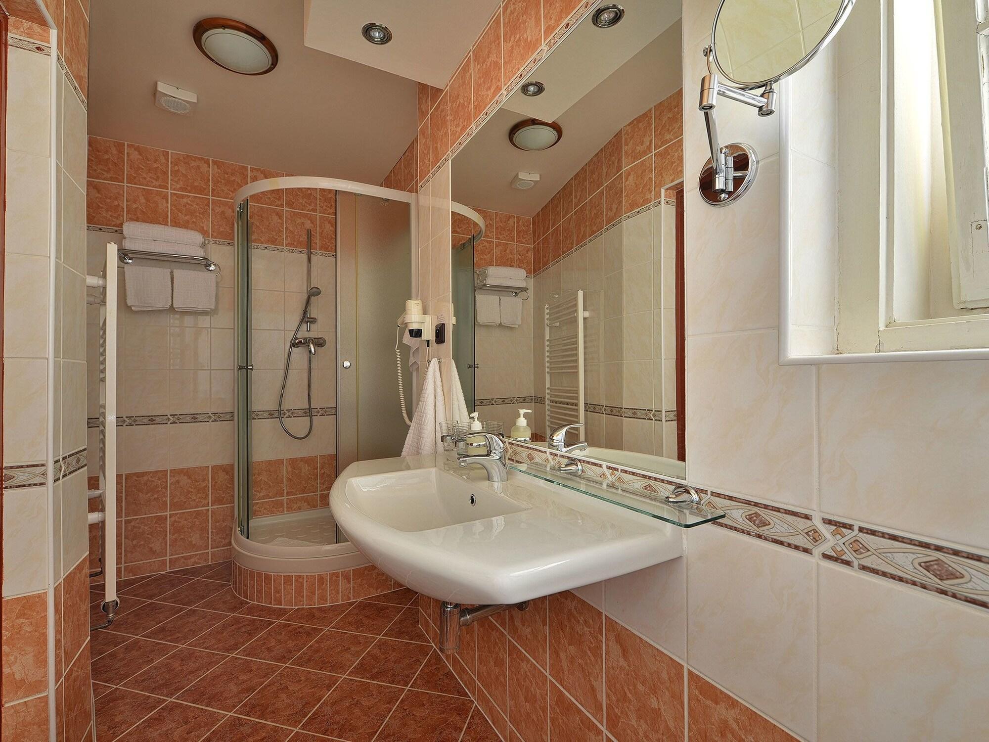 Ea Hotel Jessenius Карлови Вари Екстериор снимка