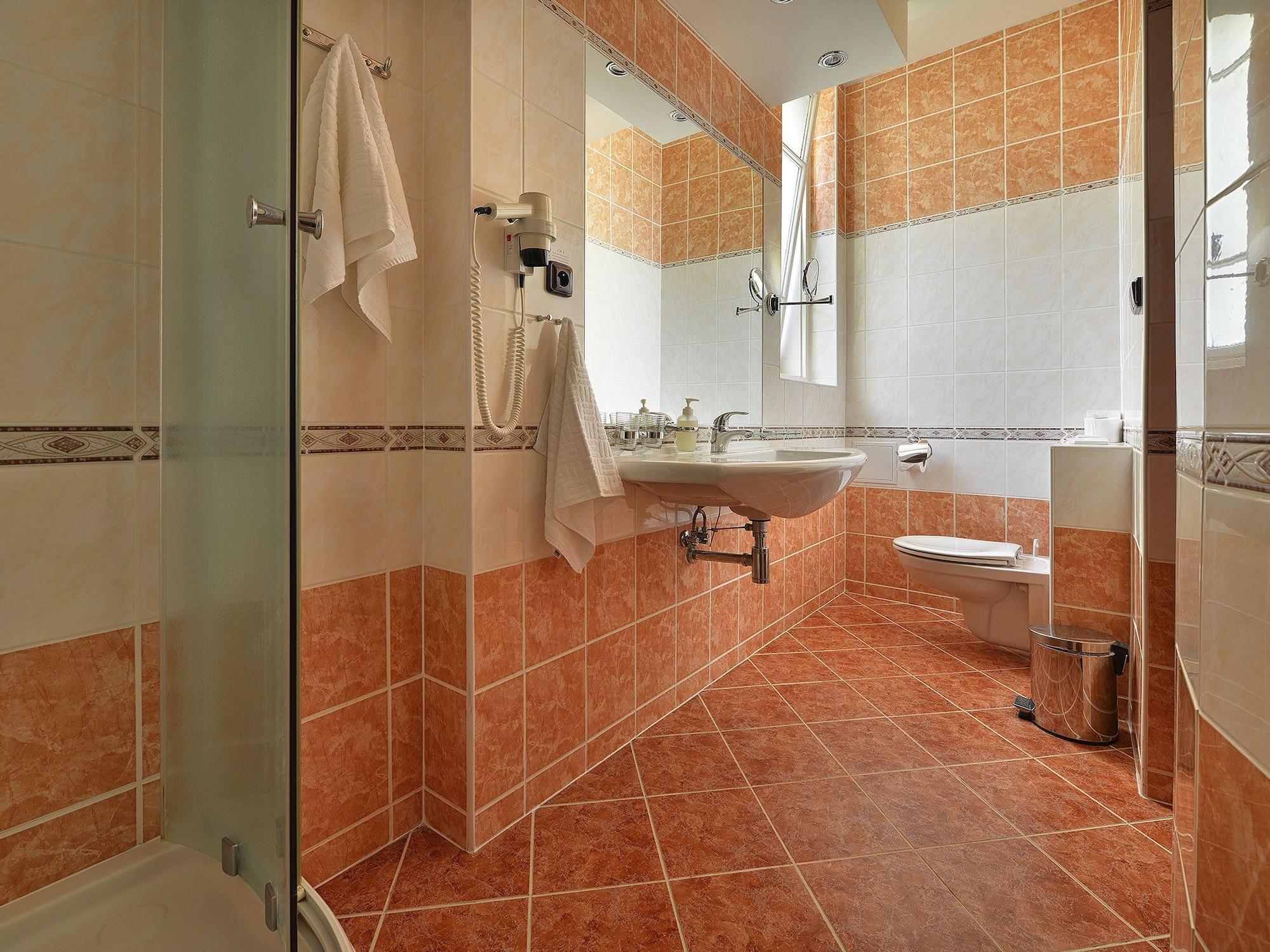 Ea Hotel Jessenius Карлови Вари Екстериор снимка