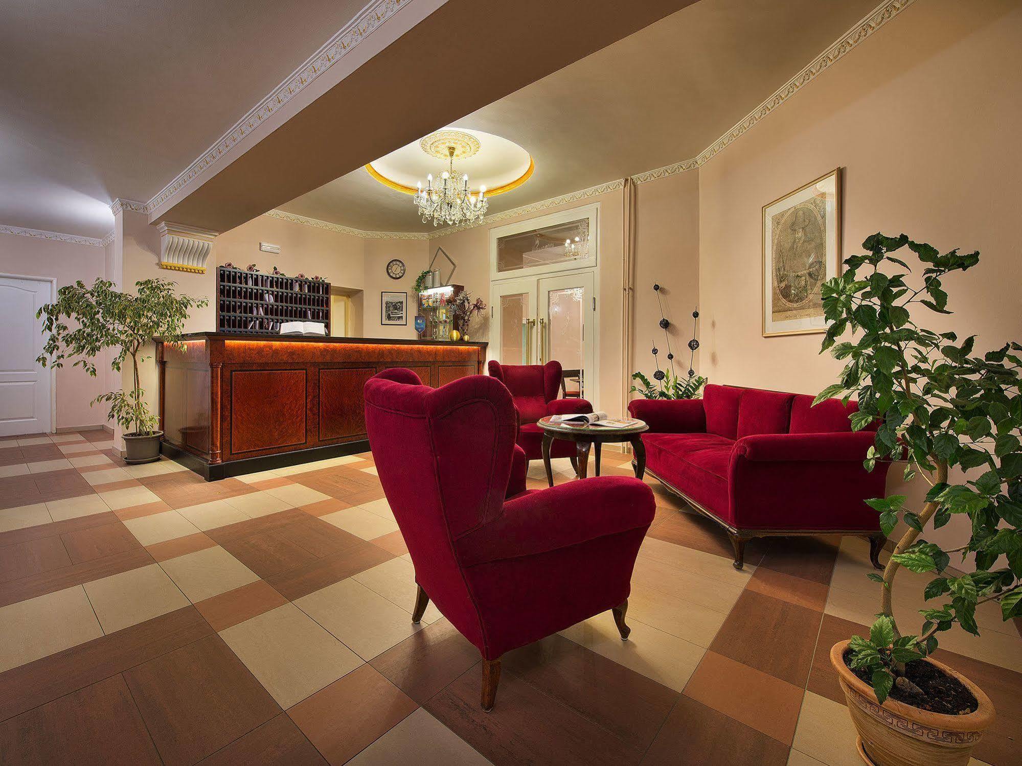 Ea Hotel Jessenius Карлови Вари Екстериор снимка